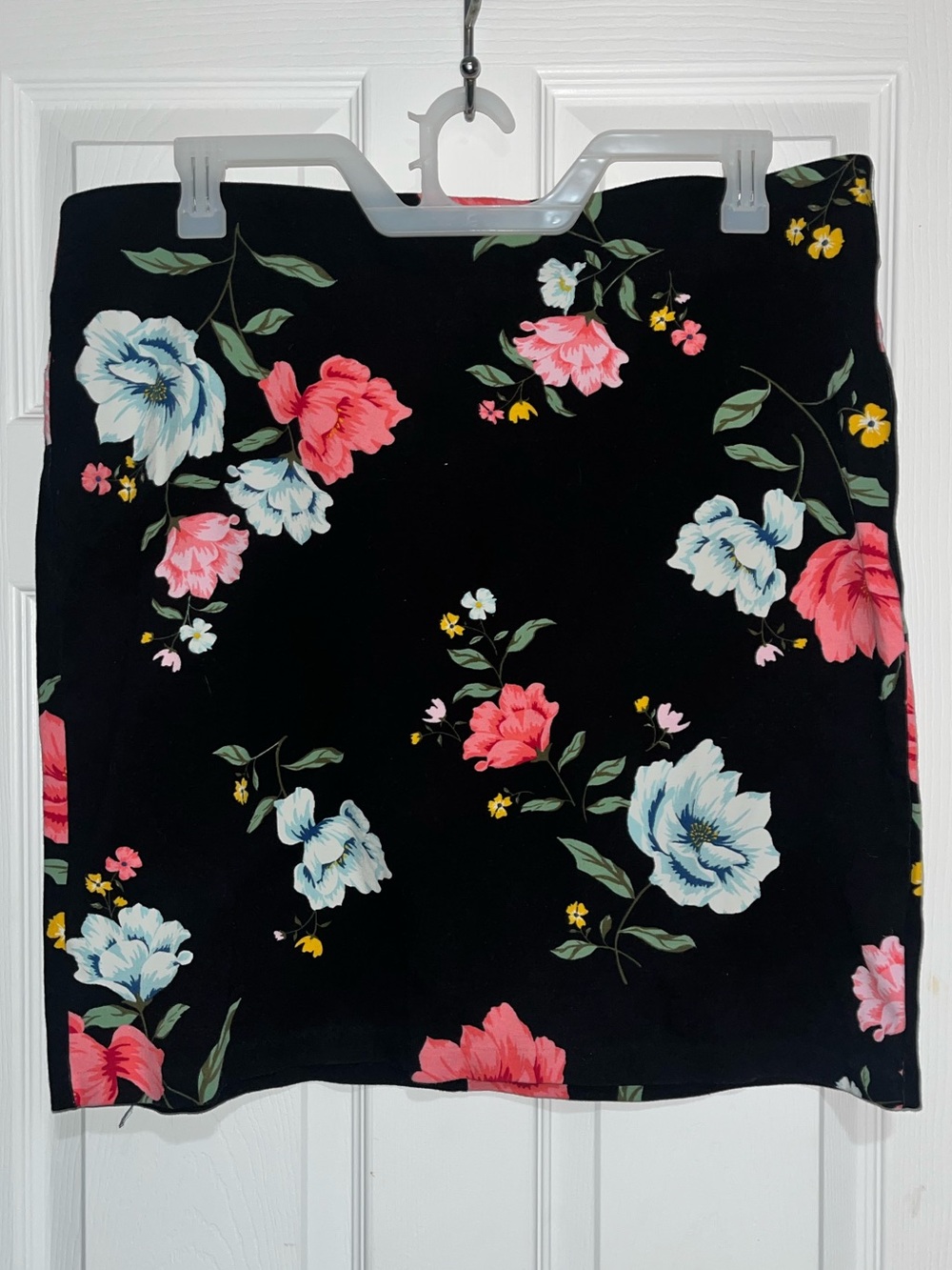 Old Navy Floral High Waisted Black Pencil Skirt